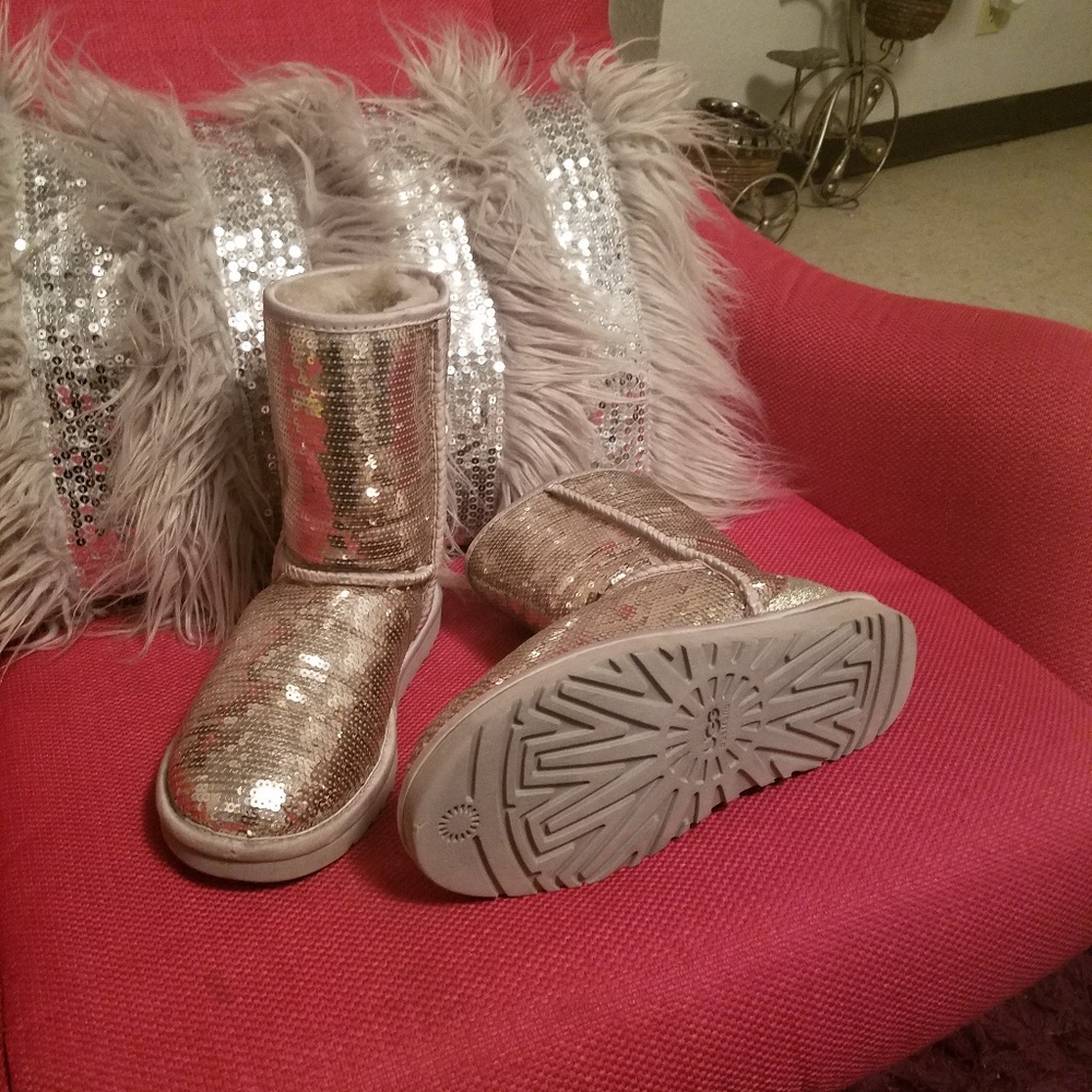 UGG BOOTS AUTHENTIC